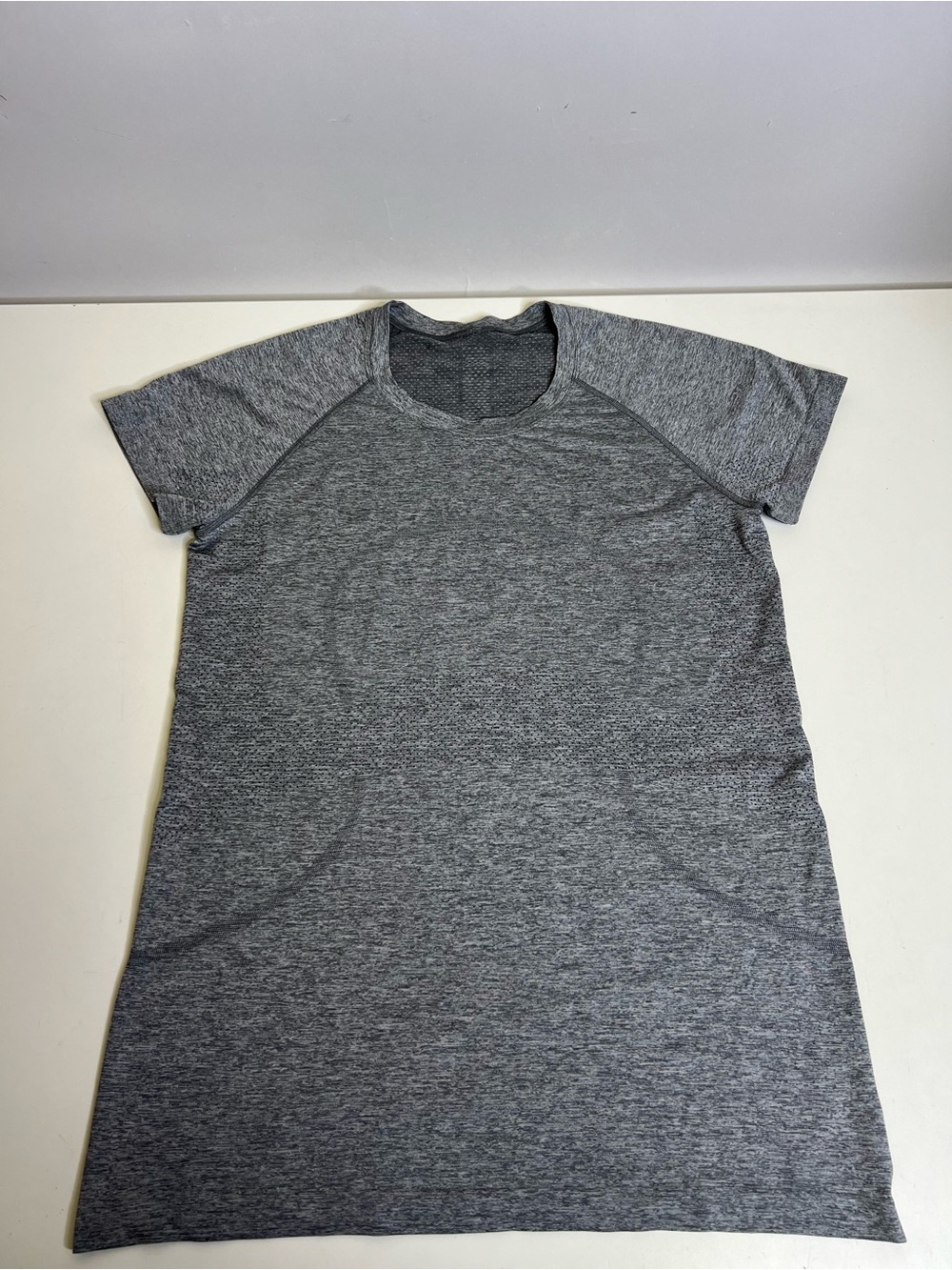 Lululemon Women's Swiftly Tech Short-Sleeve Shirt 2.0 Waist Length - Size 12